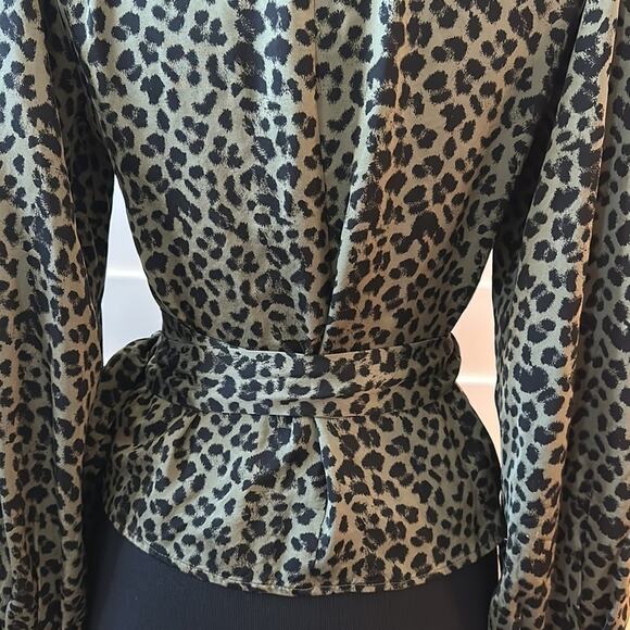 Good American Sage Leopard Wrap Top Balloon Long Sleeve Green Black Size 1 = S - Picture 8 of 15